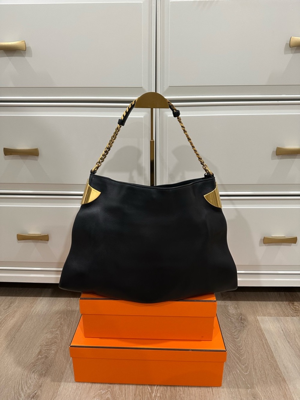 Gucci Black Leather Shoulder Bag with Gold Hardware - Picture 2 of 13